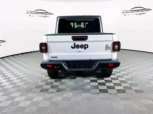 Used 2024 Jeep Gladiator Sport image 7