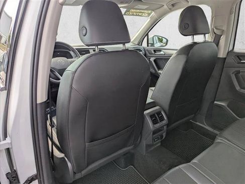Used 2024 Volkswagen Tiguan SE AWD/4WD image 23