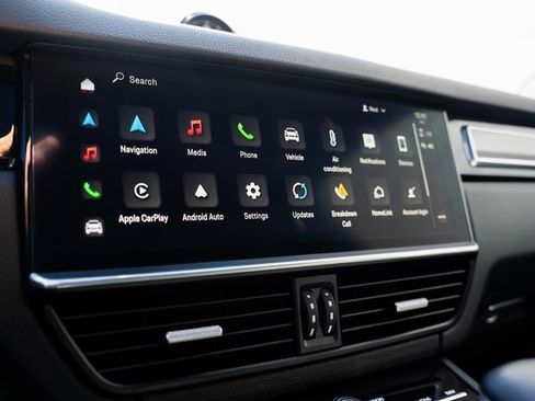 Certified 2022 Porsche Cayenne S image 23