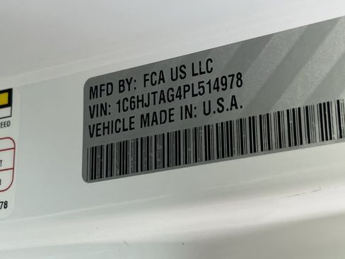 Used 2023 Jeep Gladiator Sport AWD/4WD image 30
