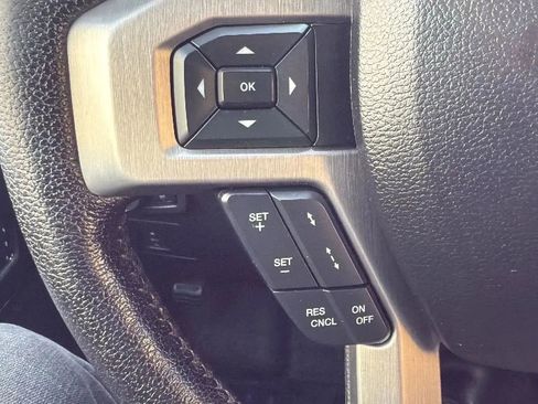 Used 2016 Ford F150 Platinum w/ Equipment Group 701A Luxury AWD/4WD image 12