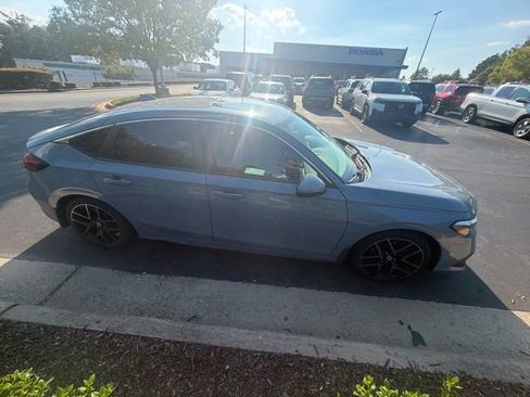 Used 2022 Honda Civic Sport Touring image 3