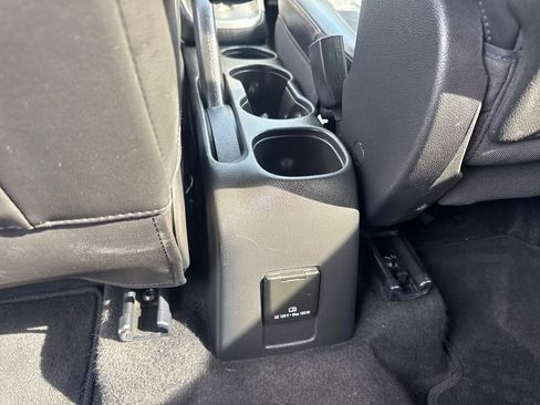 Used 2019 Chevrolet Trax LT w/ LT Convenience Package FWD image 21
