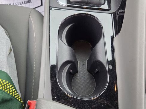 Used 2025 Hyundai Elantra SEL FWD image 19