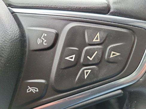 Used 2017 Chevrolet Volt LT w/ Comfort Package image 20