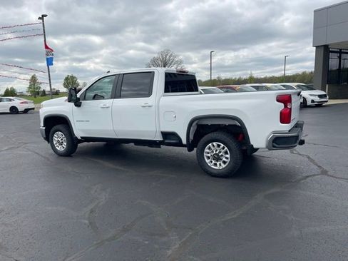 Used 2024 Chevrolet Silverado 2500 LT w/ Convenience Package AWD/4WD image 3