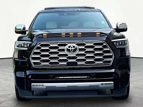 Used 2025 Toyota Sequoia Capstone AWD/4WD image 3