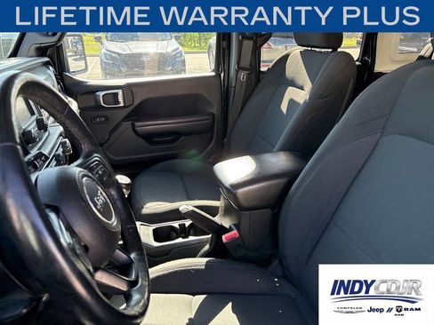 Used 2018 Jeep Wrangler Unlimited Sport S AWD/4WD image 6