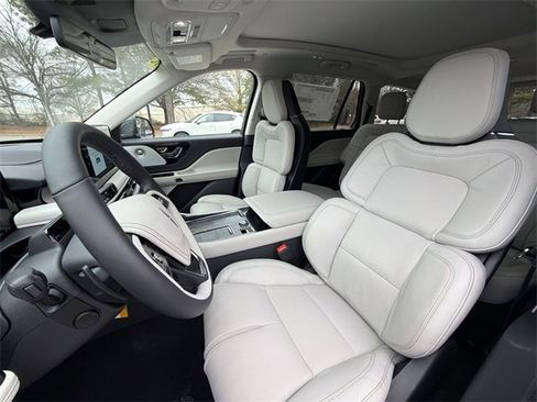 New 2026 Lincoln Aviator Reserve image 11