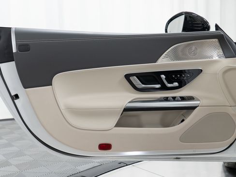 Certified 2022 Mercedes-Benz SL 63 AMG 4MATIC image 11