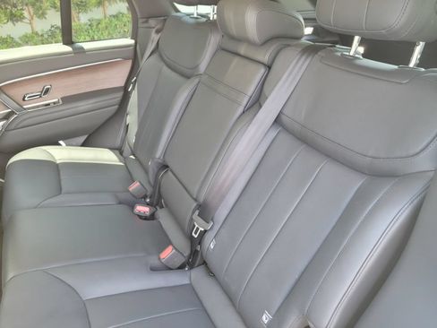 Used 2024 Land Rover Range Rover SE AWD/4WD image 10
