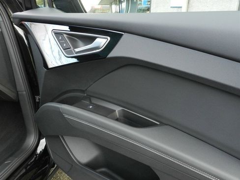 Used 2024 Audi Q4 e-tron Premium Plus w/ Premium Plus image 25