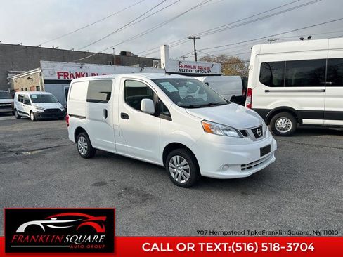 Used 2021 Nissan NV200 SV w/ Sliding Door Glass Package image 4