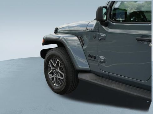 Used 2026 Jeep Wrangler Unlimited Sahara AWD/4WD image 37