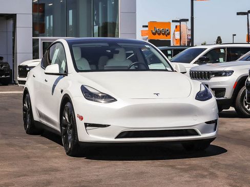 Used 2023 Tesla Model Y Performance AWD/4WD image 3