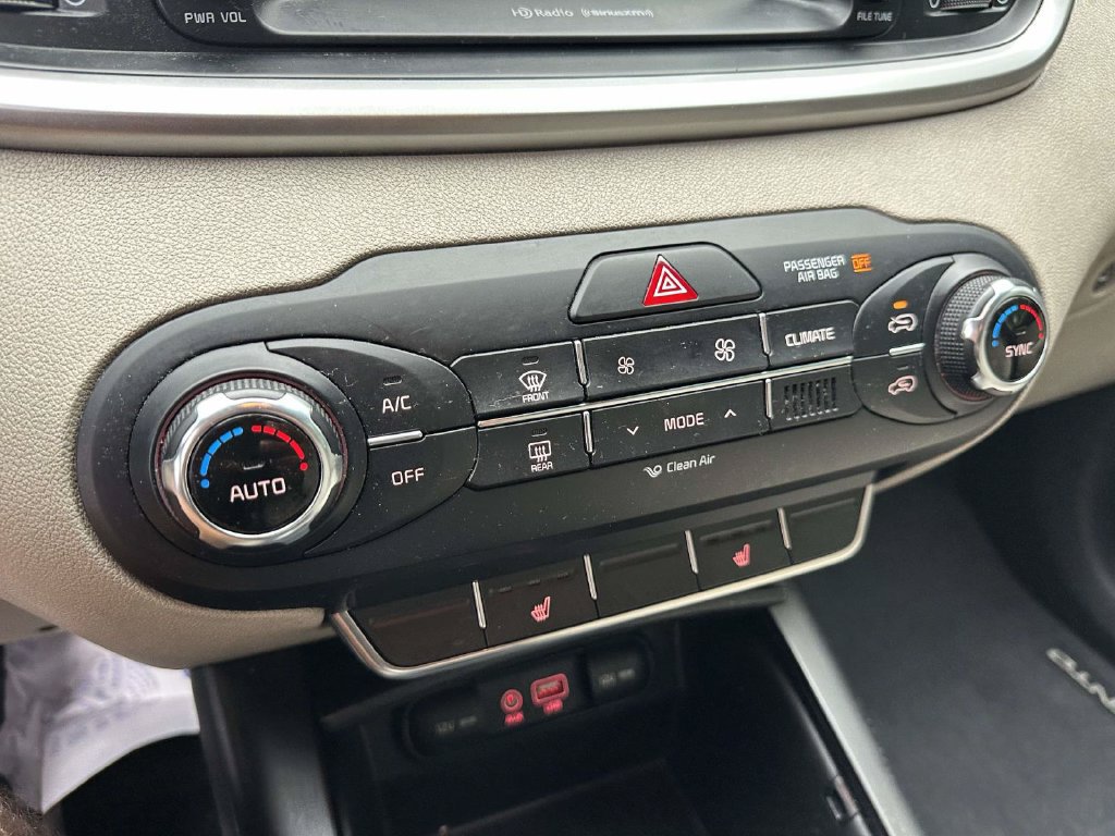 Used 2018 Kia Sorento AWD image 26