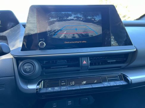 Used 2025 Toyota Prius LE image 17