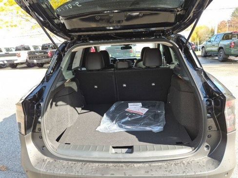 New 2026 Nissan Kicks SR w/ Cold Weather Package image 9