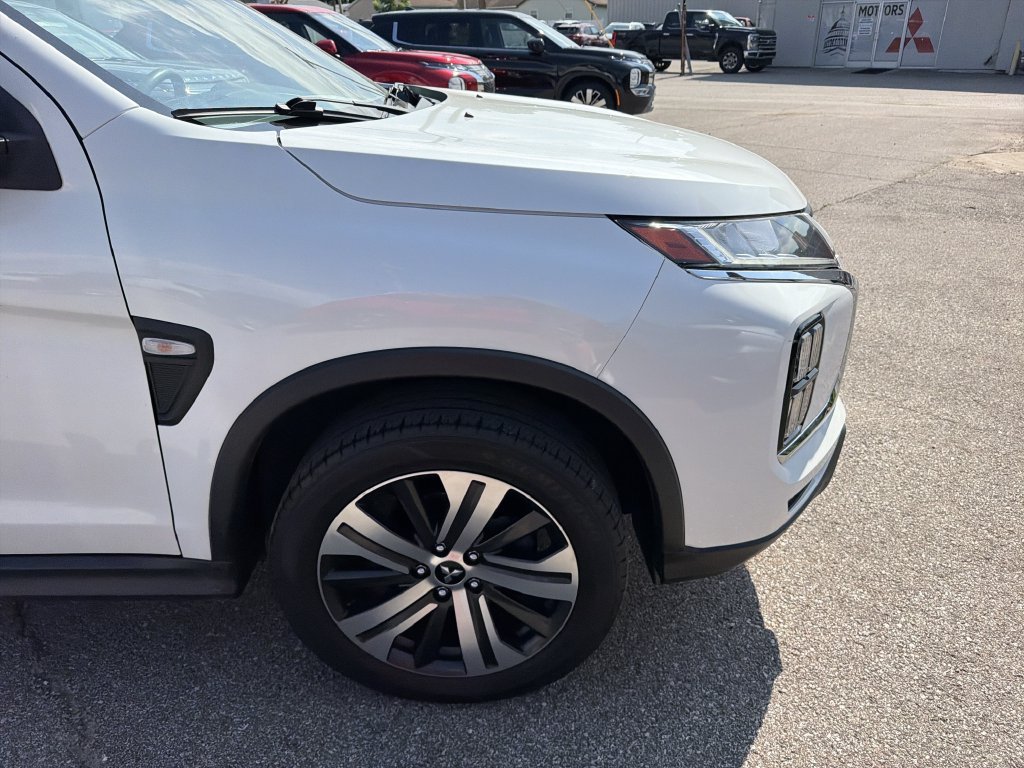 Used 2020 Mitsubishi Outlander Sport ES AWD/4WD image 2