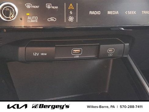 Certified 2025 Kia Niro LX image 27