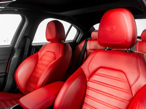 Used 2023 Alfa Romeo Giulia Sprint image 3