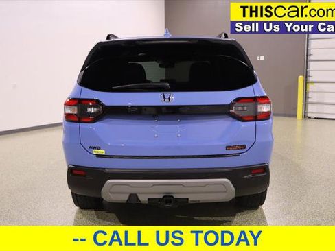 Used 2025 Honda Pilot TrailSport image 6