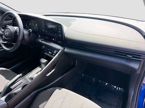 Certified 2025 Hyundai Elantra Sport image 27