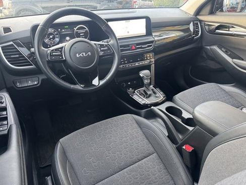 Certified 2024 Kia Seltos S image 13