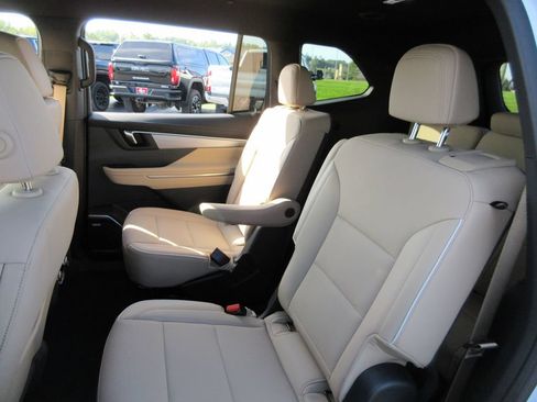 Certified 2026 Buick Enclave Preferred FWD image 22