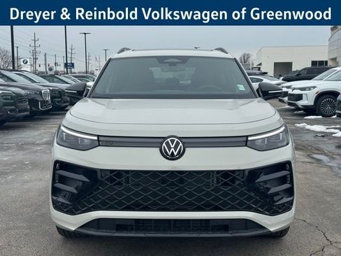 New 2026 Volkswagen Tiguan SE R-Line image 2