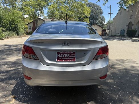 Used 2012 Hyundai Accent GLS FWD image 6