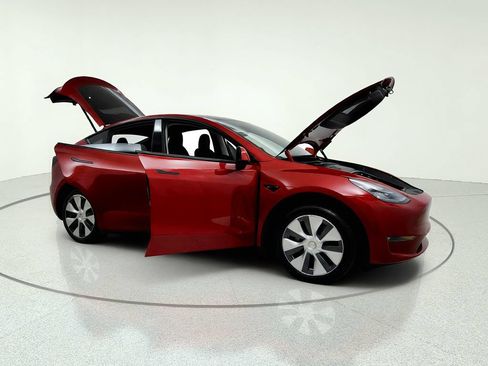 Used 2021 Tesla Model Y Long Range AWD/4WD image 15