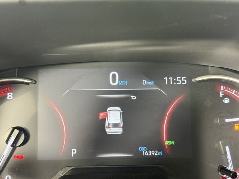 Used 2025 Toyota RAV4 XLE w/ Convenience Package image 18