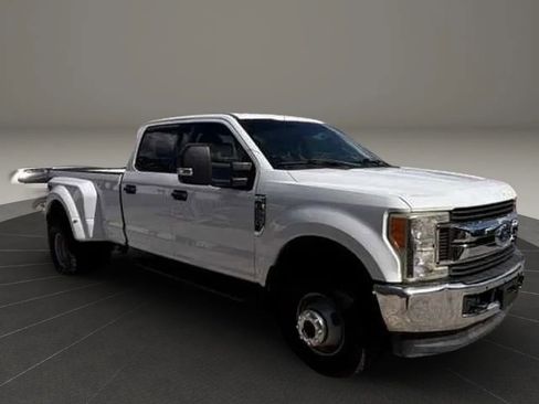 Used 2017 Ford F350 XLT w/ FX4 Off-Road Package AWD/4WD image 7