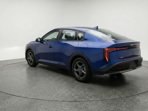 Used 2025 Kia K4 LXS image 6
