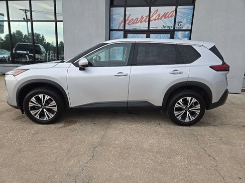Used 2023 Nissan Rogue SV AWD/4WD image 6