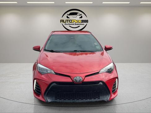 Used 2018 Toyota Corolla SE FWD image 2