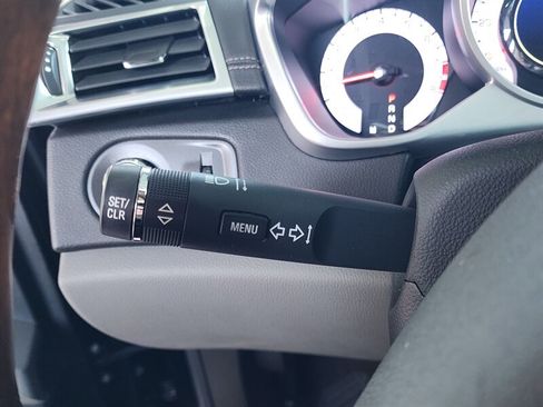 Used 2010 Cadillac SRX Premium image 32