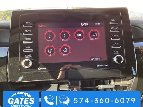 Used 2024 Toyota Camry SE image 3