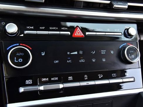 Used 2025 Hyundai Santa Fe SEL AWD/4WD image 14