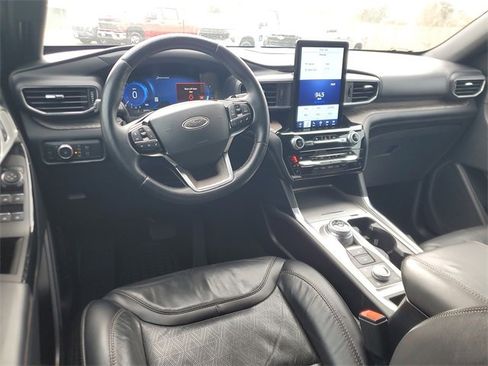 Used 2021 Ford Explorer Platinum w/ Equipment Group 601A image 15