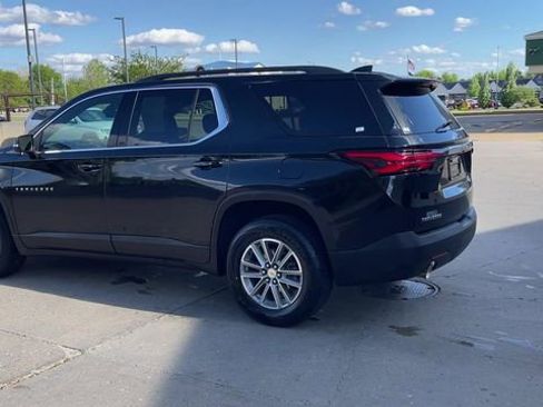 Used 2022 Chevrolet Traverse LT FWD image 6