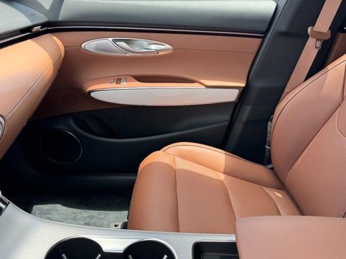 Used 2026 Genesis GV70 2.5T Advanced image 9