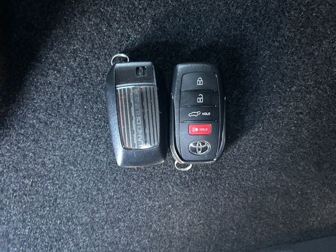 Used 2025 Toyota Land Cruiser w/ Premium Package image 33