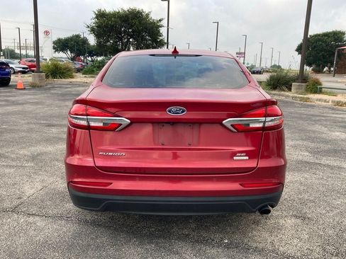 Used 2020 Ford Fusion SE FWD image 6