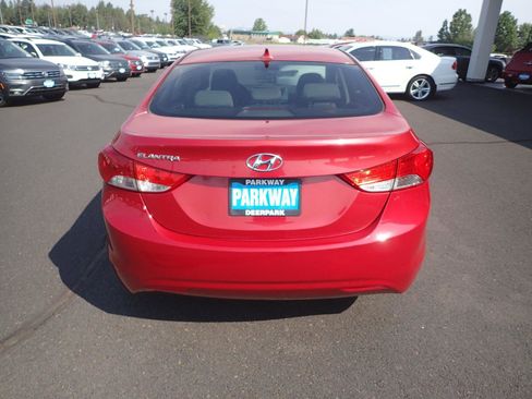 Used 2013 Hyundai Elantra GLS FWD image 4