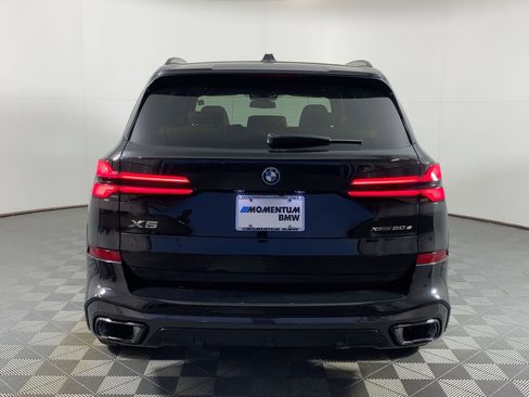 Used 2026 BMW X5 xDrive50e w/ M Sport Package image 8