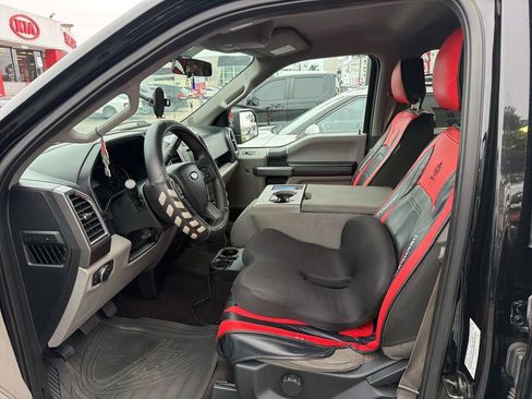 Used 2016 Ford F150 XLT image 5