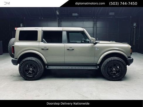 Used 2025 Ford Bronco Outer Banks AWD/4WD image 8