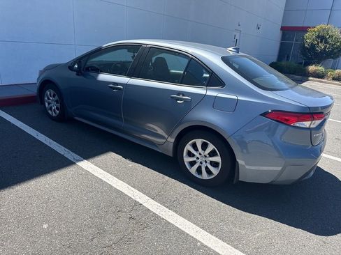 Used 2021 Toyota Corolla LE FWD image 4
